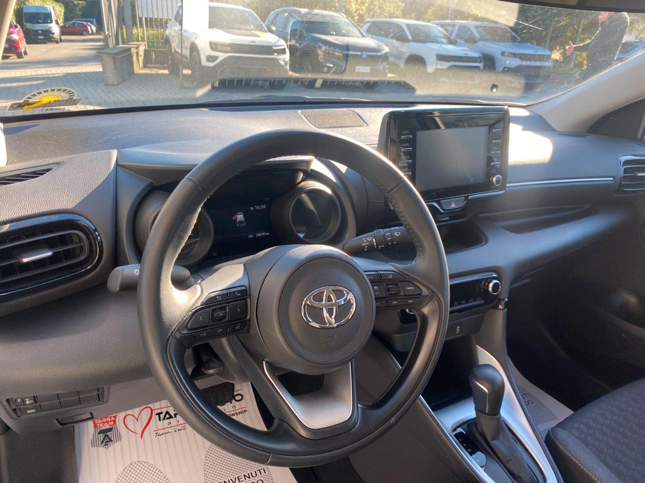 Toyota Yaris 1.5h Lounge