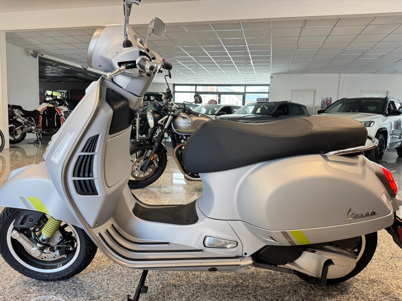 Vespa GTS 300 Super Tech (2024)