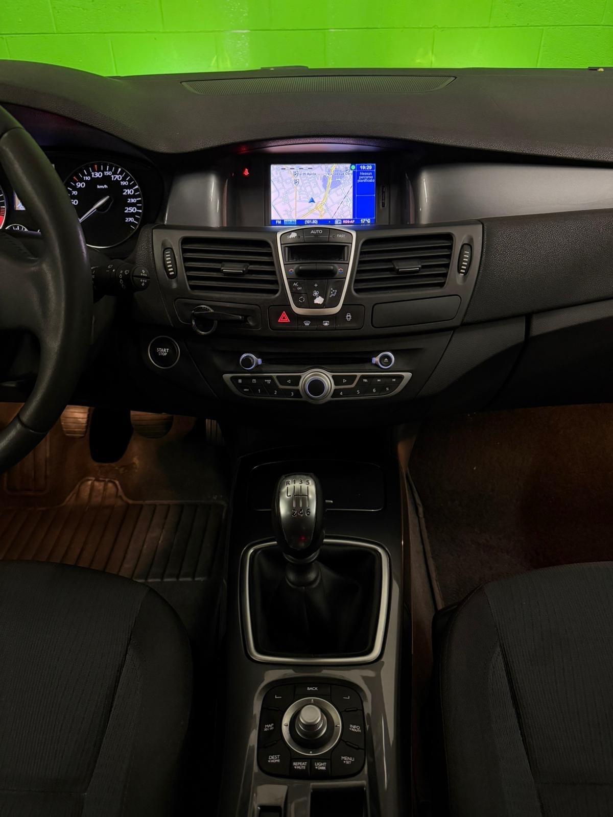 Renault Laguna 2.0 16V SporTour Nav