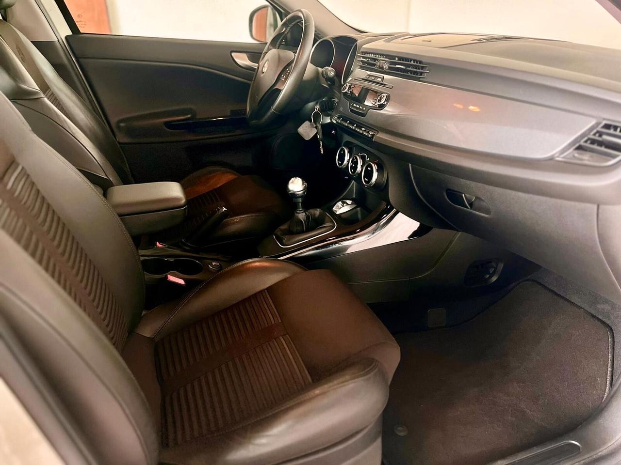 Alfa Romeo Giulietta 2.0 JTDm-2 140 CV Exclusive