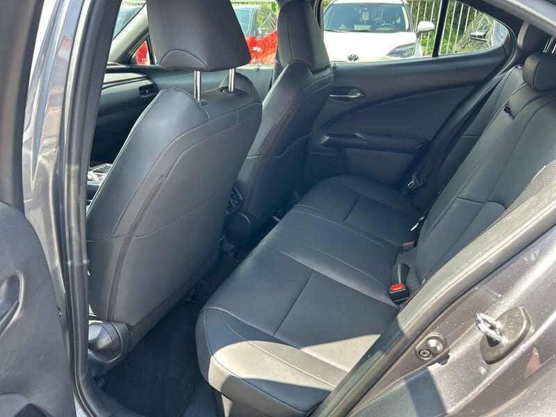 Lexus UX Hybrid Midnight