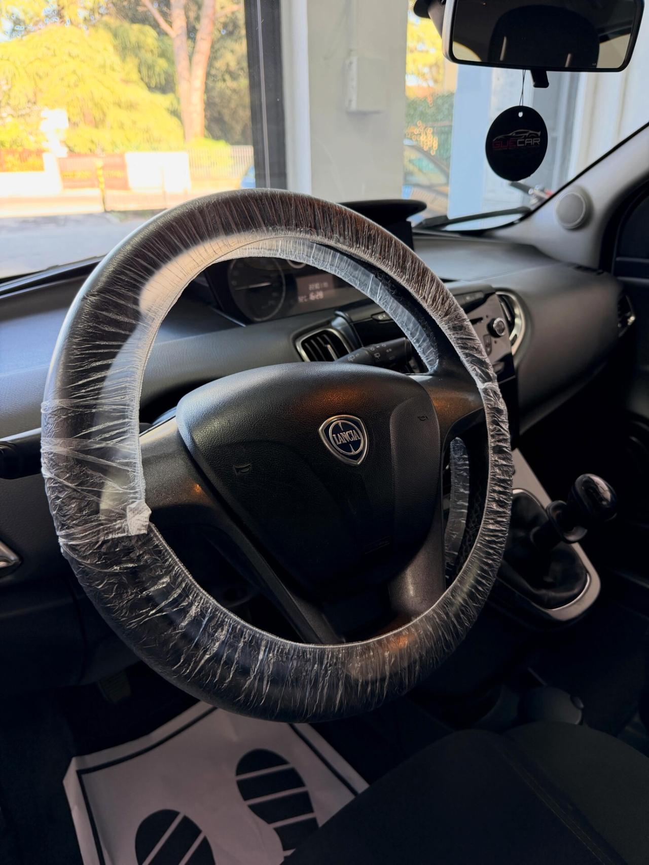 Lancia Ypsilon 1.2 69 CV 5 porte GPL Ecochic Silver