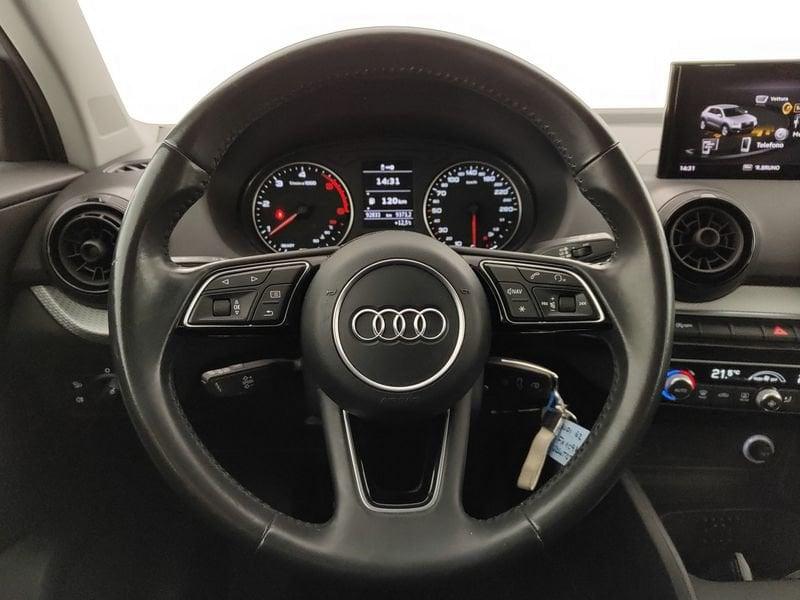 Audi Q2 1.6 TDI Business - FARI LED, PDC