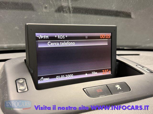 PEUGEOT 3008 1.6 e-HDi 112CV Autom.