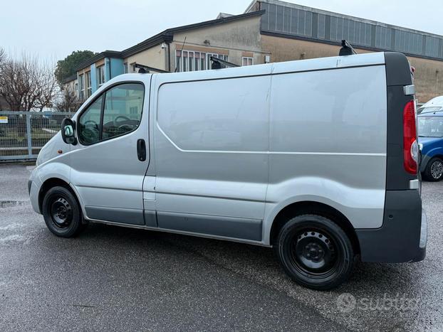 Oepl vivaro 2.0 cdti l1 h1 2013