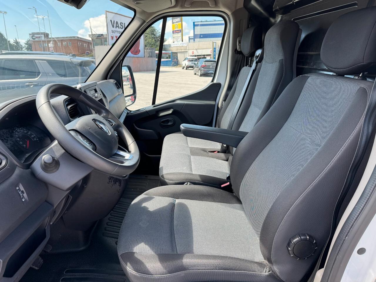 RENAULT Master T35 2.3 dCi 135 14.680 IVA ESCLUSA