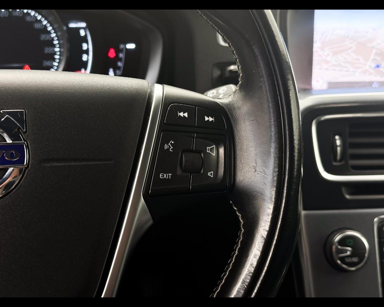 VOLVO V60 D3 Geartronic Dynamic Edition