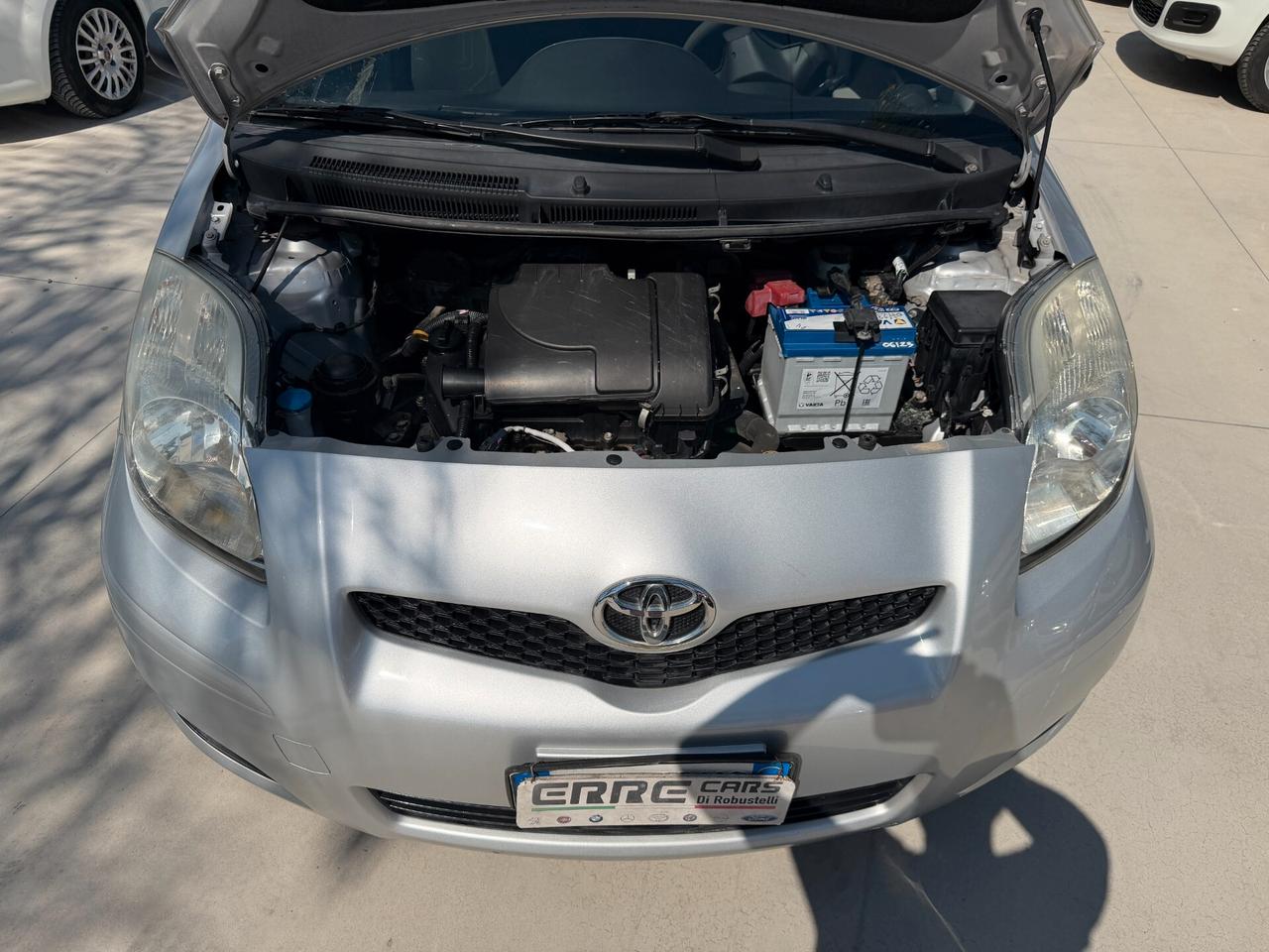 TOYOTA YARIS ANNO 2010 1.0 BENZINA 69 CV