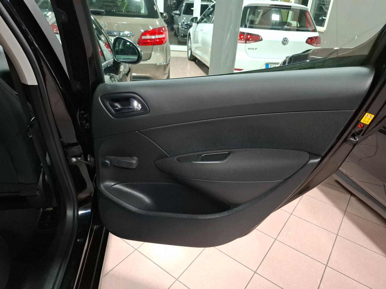 Peugeot 308 1.4 VTi benzina Neopatentato