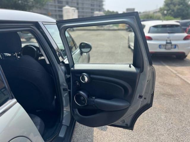 Mini Mini IV F55-F56 2014 1.5 Cooper D Hype Seven 5p