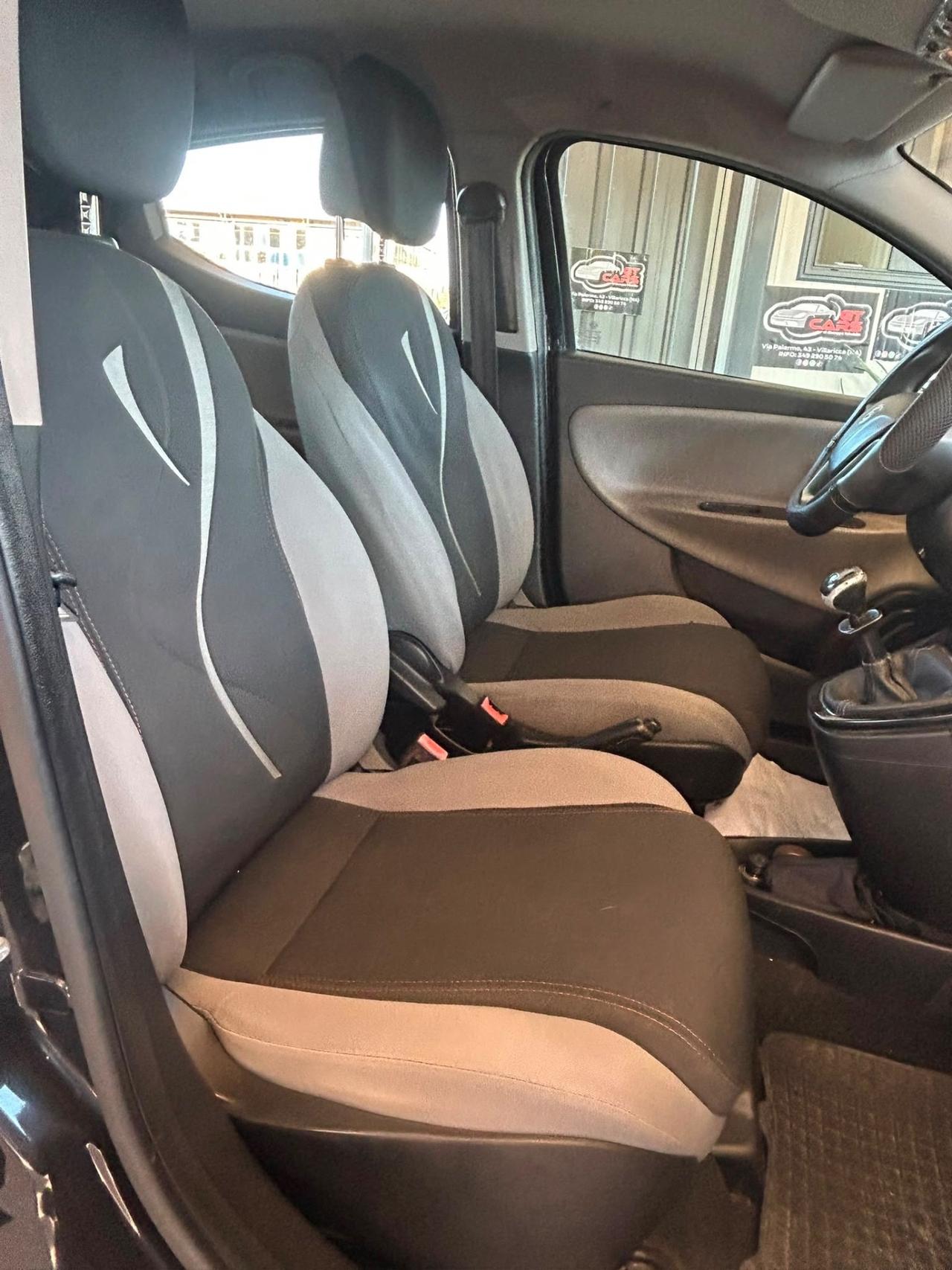 Lancia Ypsilon 1.2 69 CV 5 porte GPL Ecochic Silver