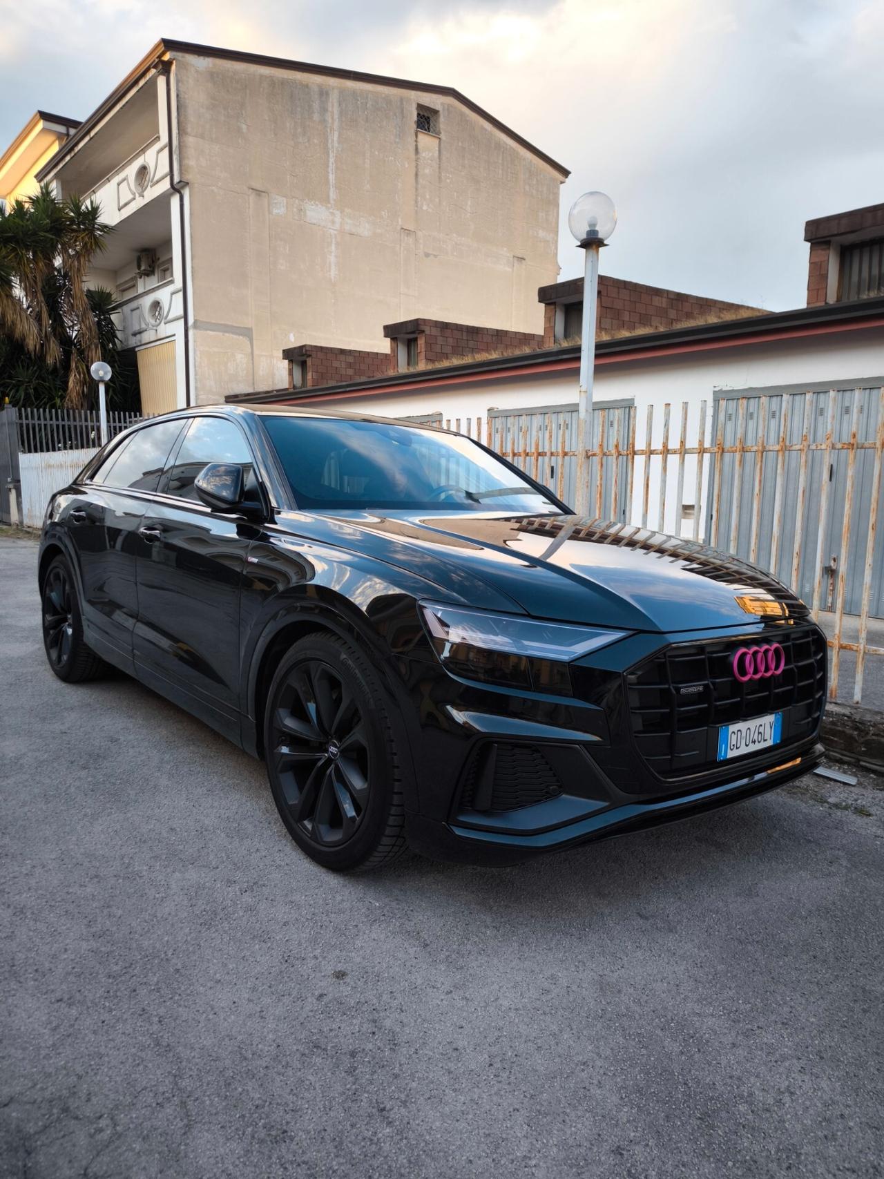 Audi Q8 50 TDI 286 CV quattro tiptronic Sport s-line identity Black Total
