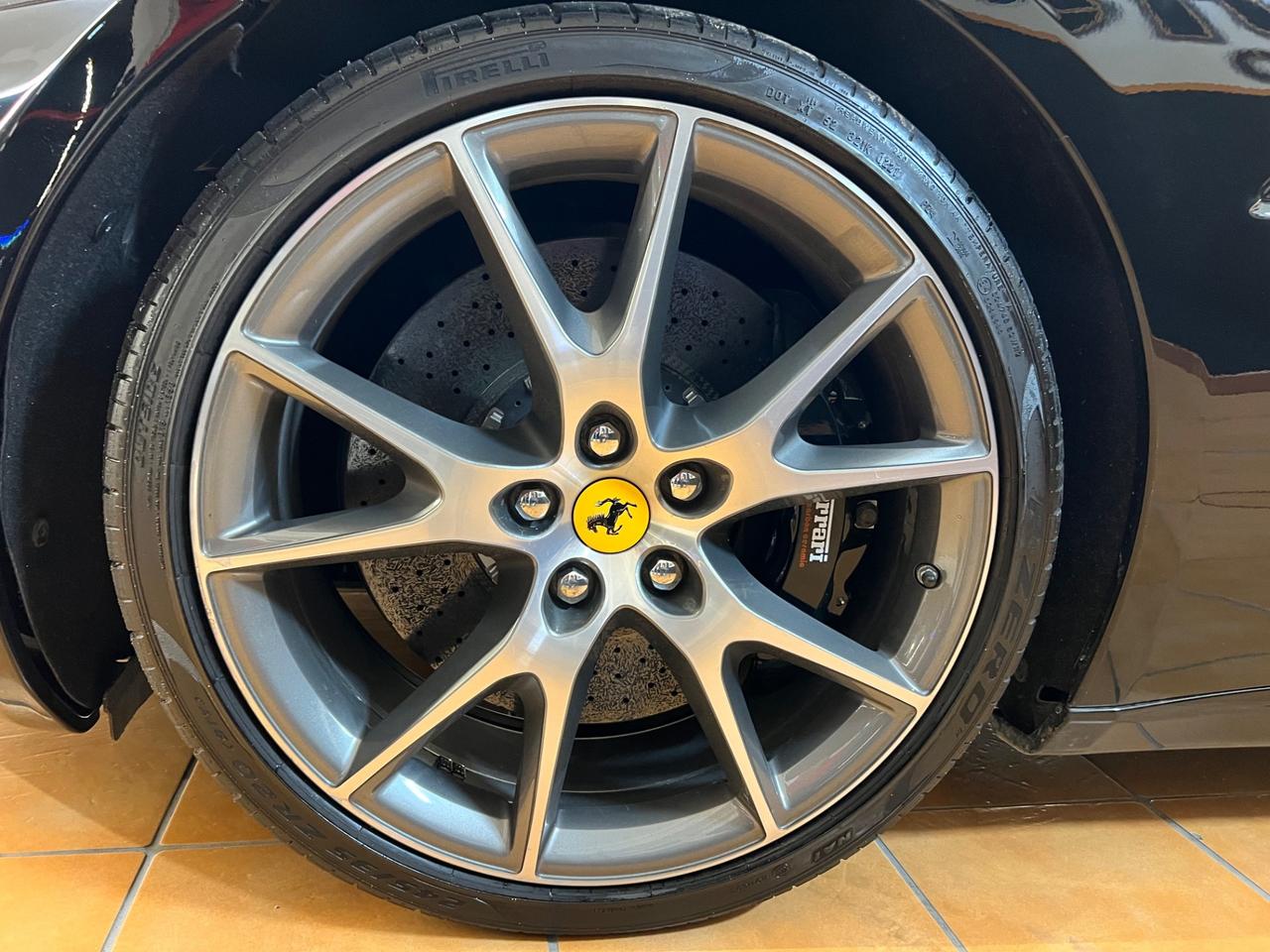 Ferrari California DCT Book service