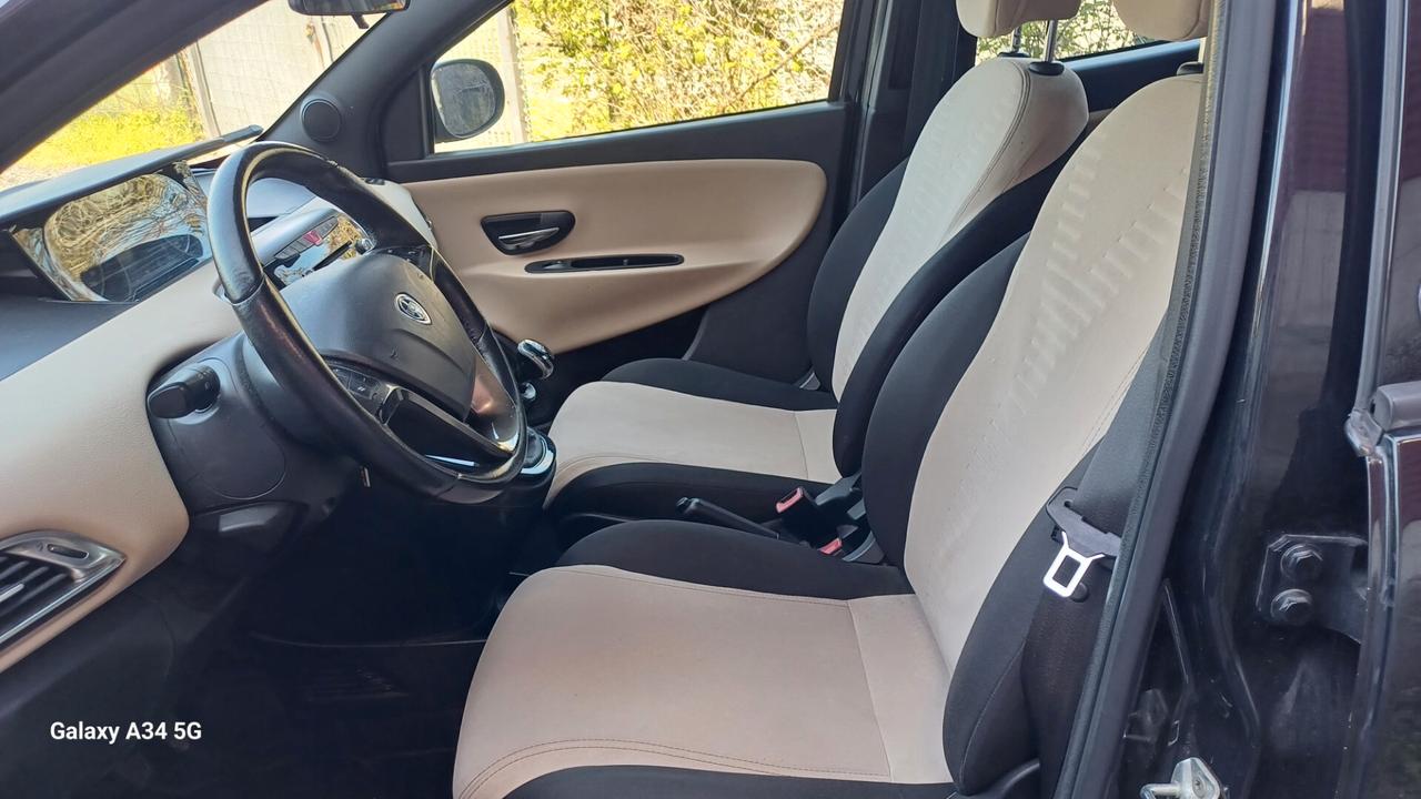 Lancia Ypsilon 5 porte Ecochic