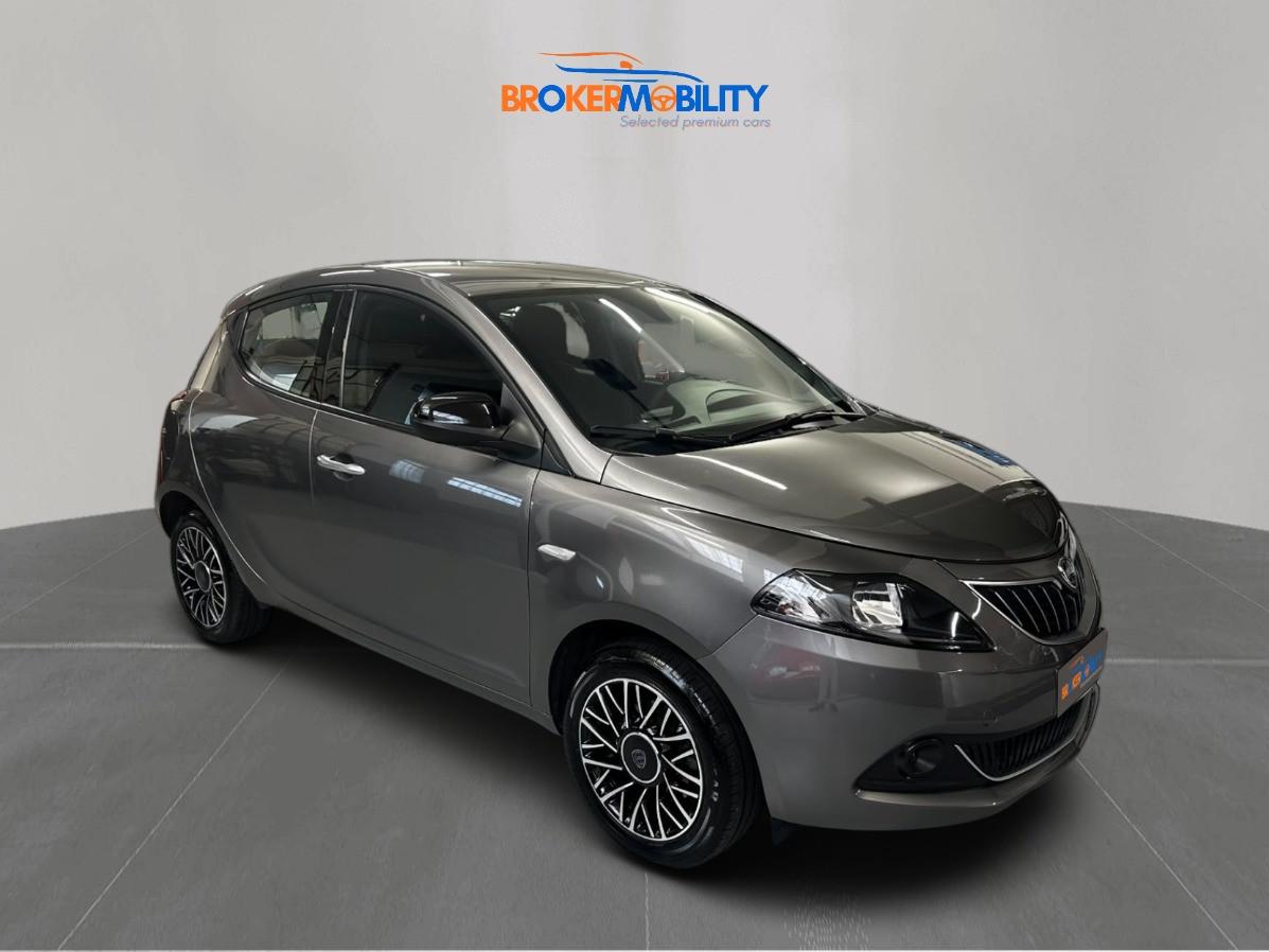 Lancia Ypsilon 1.0 FireFly 5 porte S&S Hybrid Platino