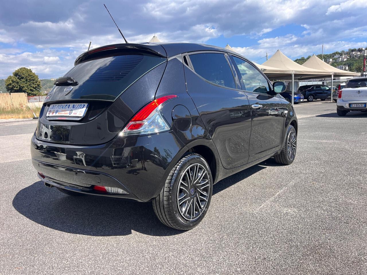 Lancia Ypsilon 1.2 69 CV 5 porte S&S Elefantino Blu