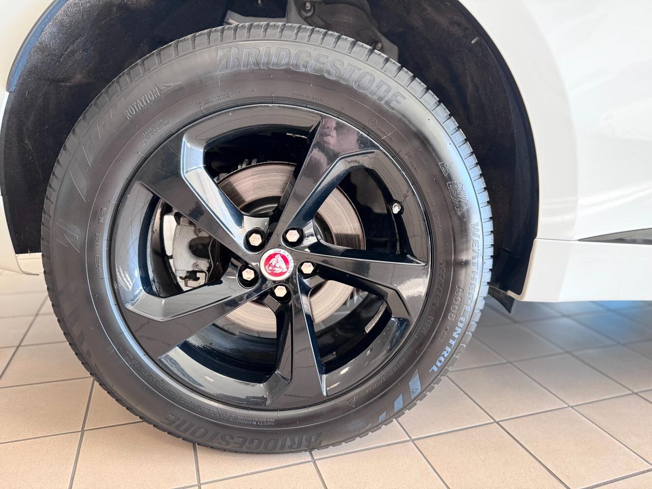 Jaguar F-Pace 2.0 D 180 CV AWD aut. R-Sport