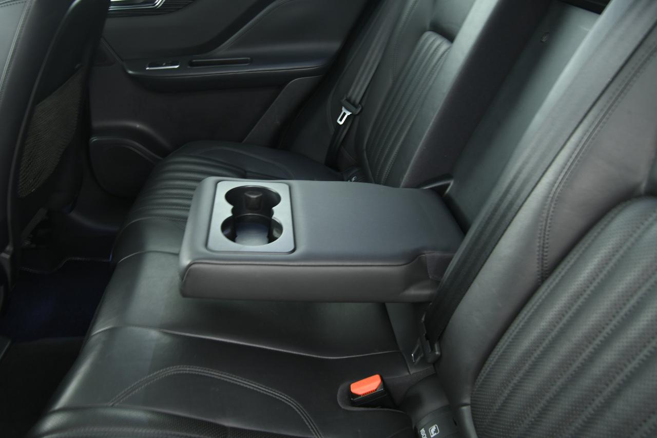 JAGUAR F-Pace 2.0d i4 Portfolio 180cv auto TETTO PANO+CAMERA+APP CONNECT