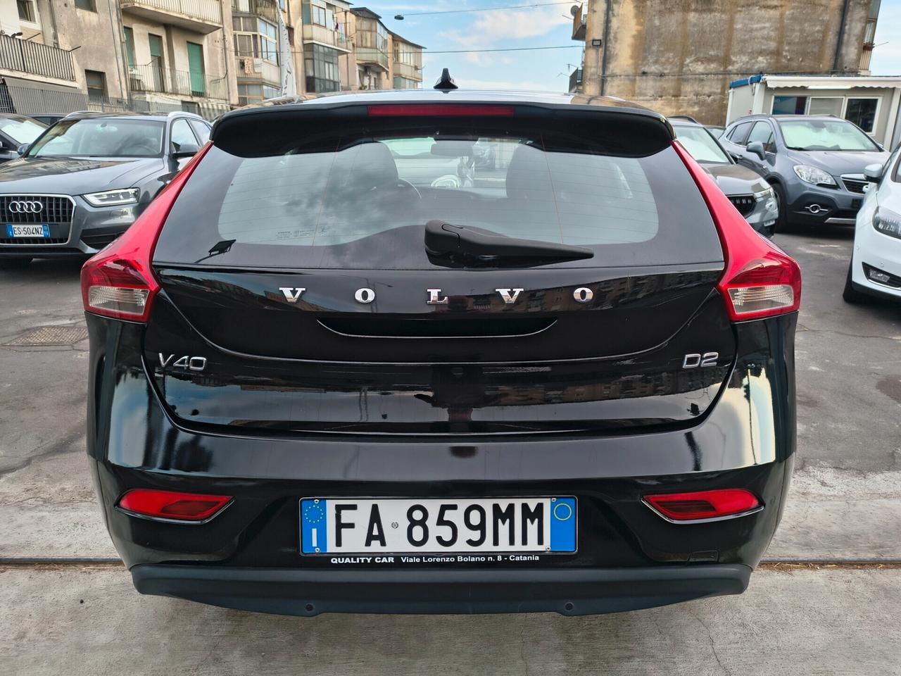 VOLVO V40 2.0 DIESEL SOLO 130.000 KM ANNO 2015