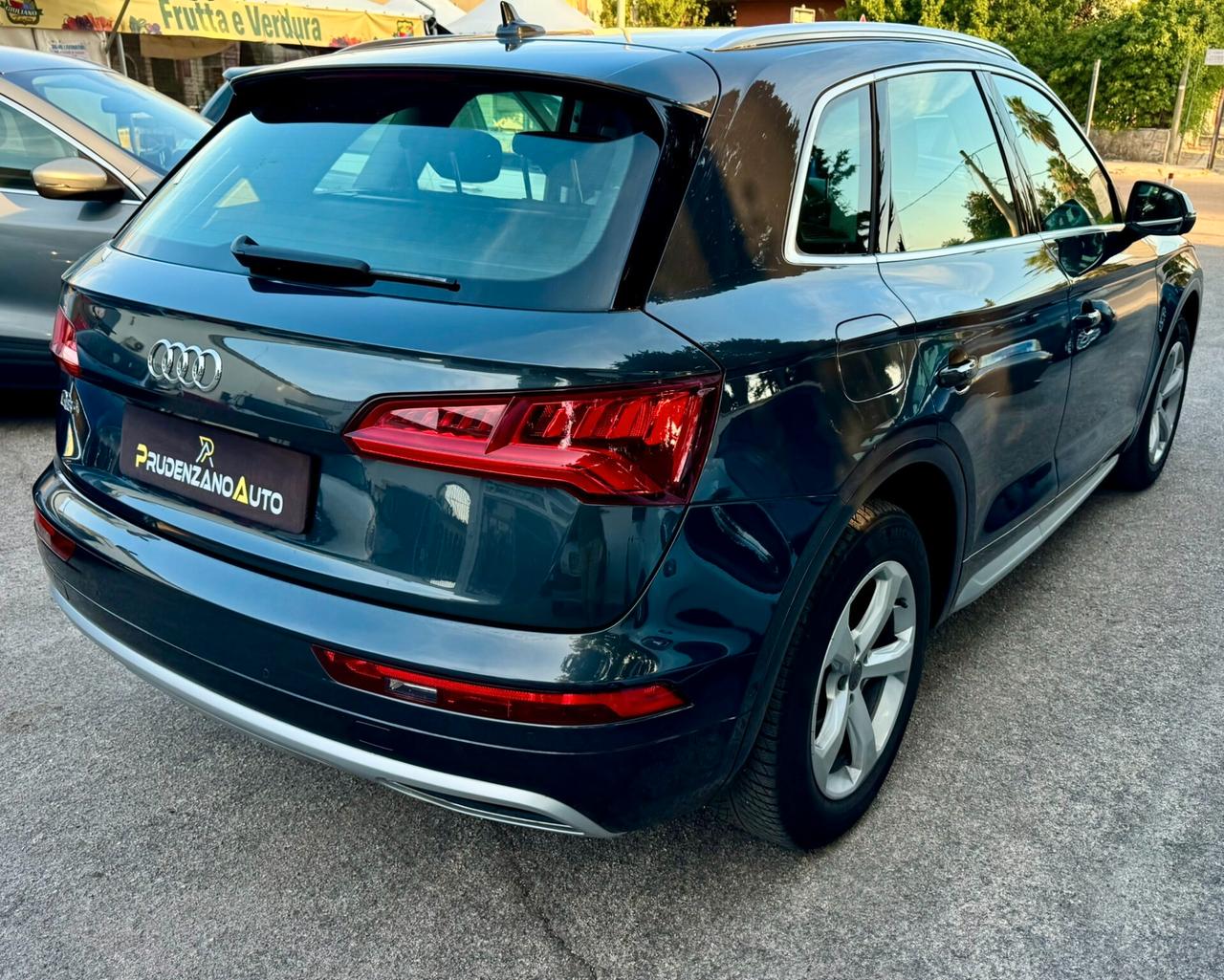Audi Q5 40 TDI quattro S-Tronic Business Sport