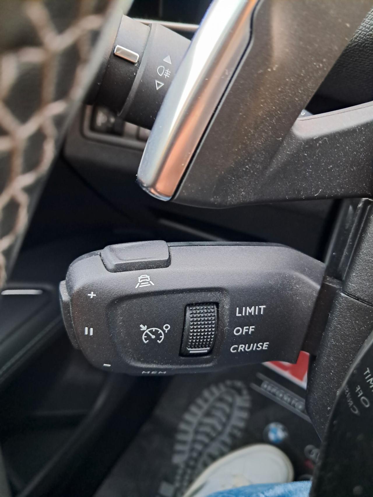 Peugeot 3008 BlueHDi 130cv EAT8 Allure *LED-PELLE-NAVY*