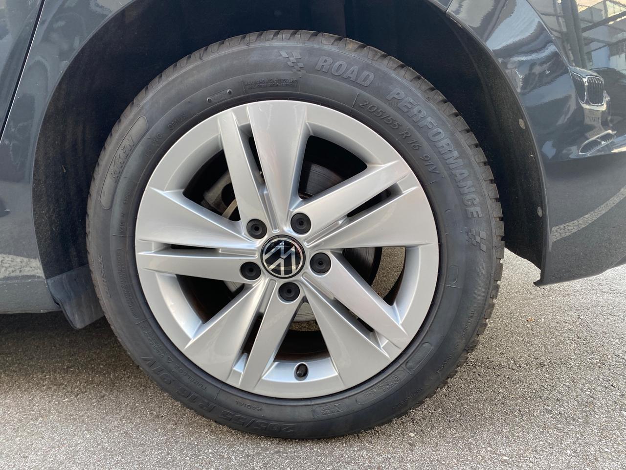 Volkswagen Golf 1.0 eTSI EVO DSG Life - km 62.000