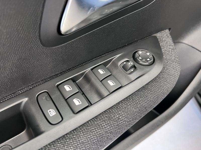 Peugeot 208 Edition Hybrid 110 e-DCS6 auto