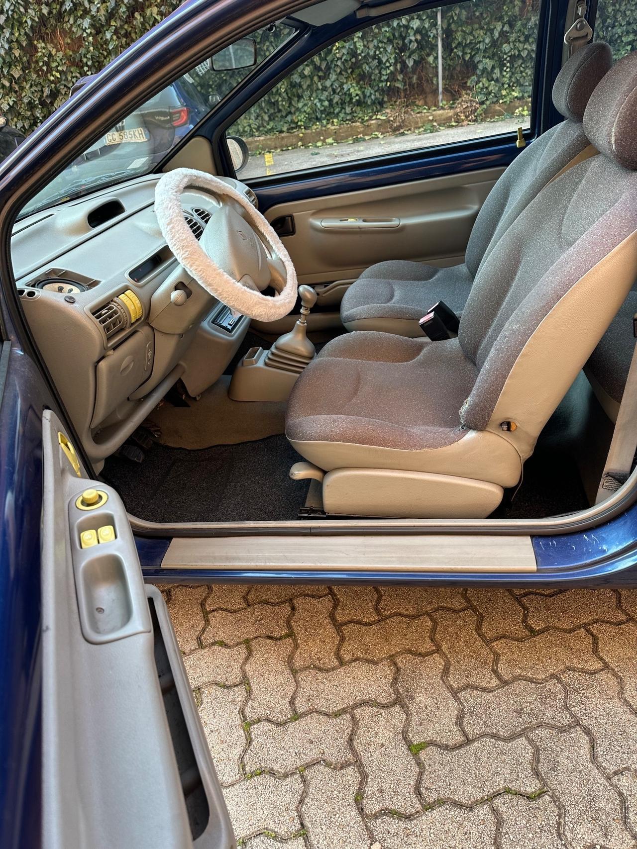 Renault Twingo 1.2i cat Base