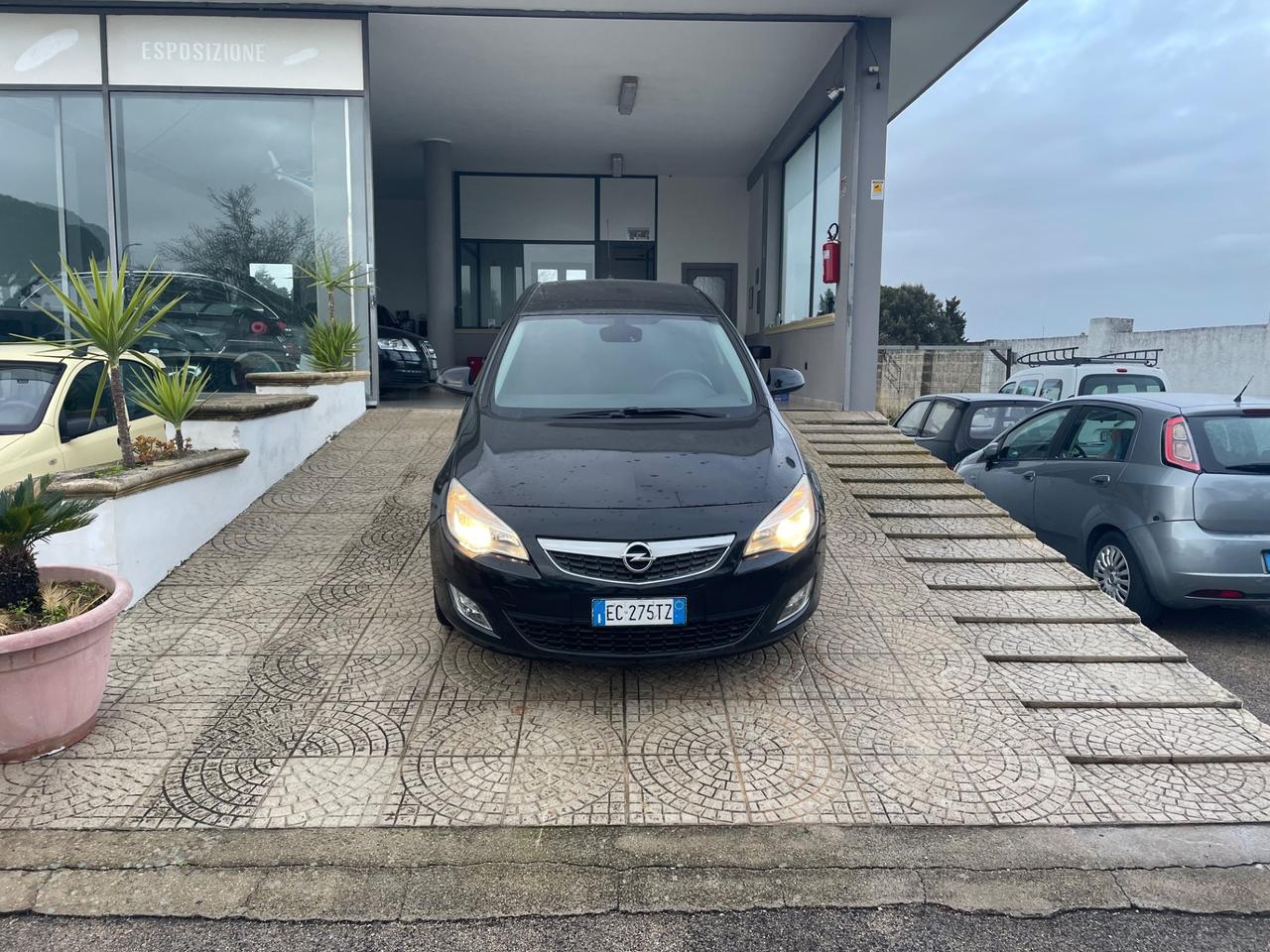 Opel Astra 1.4 5 porte Enjoy