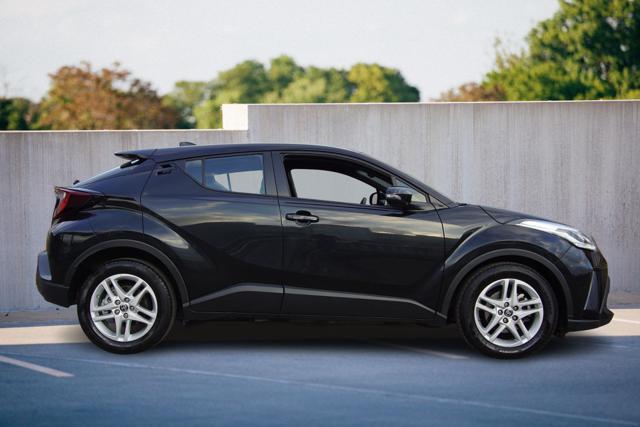 TOYOTA C-HR 1.8 Hybrid E-CVT Business