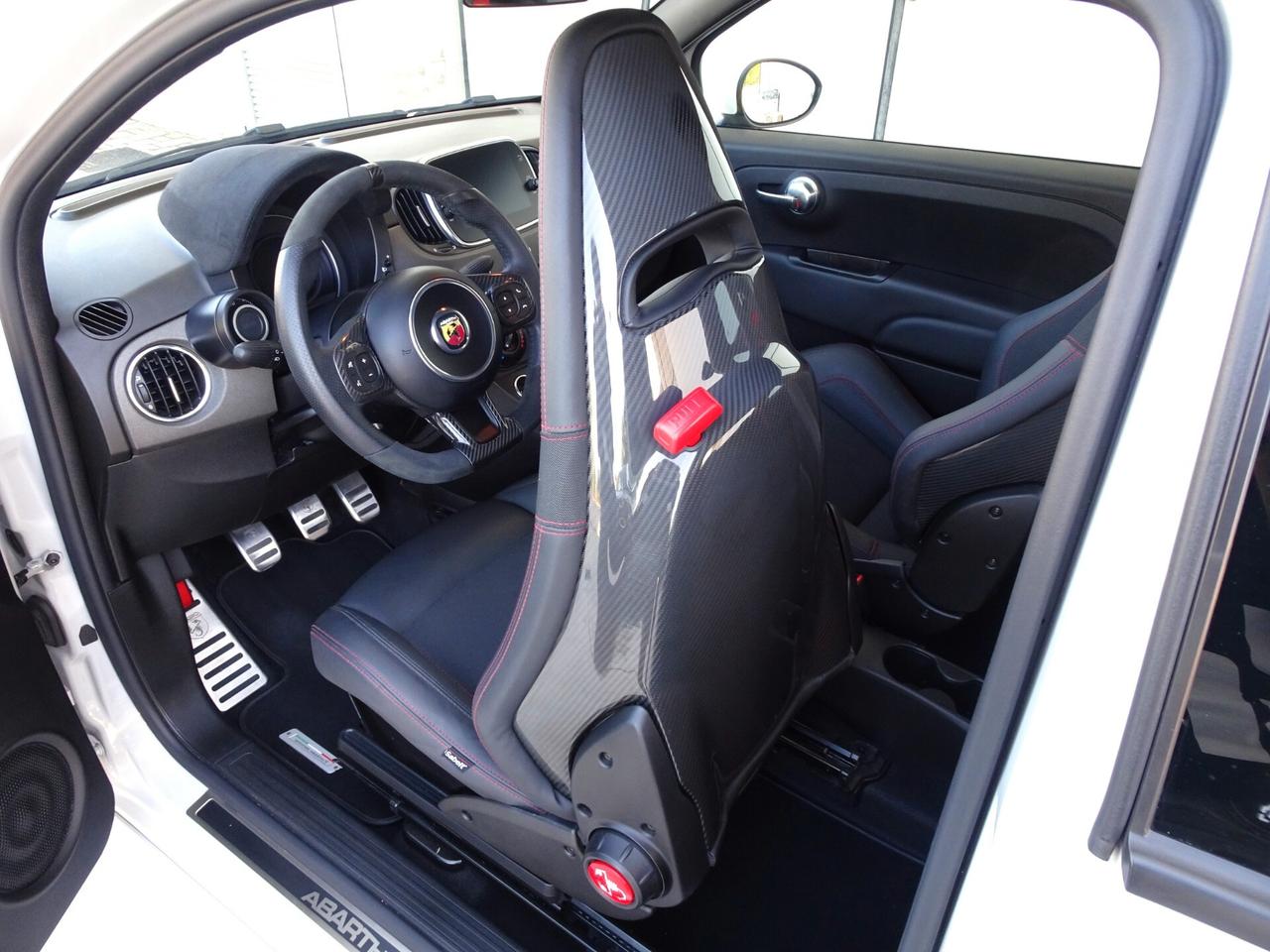 ABARTH 595 esseesse 70th 180CV AKRAPOVIC/CARPLAY