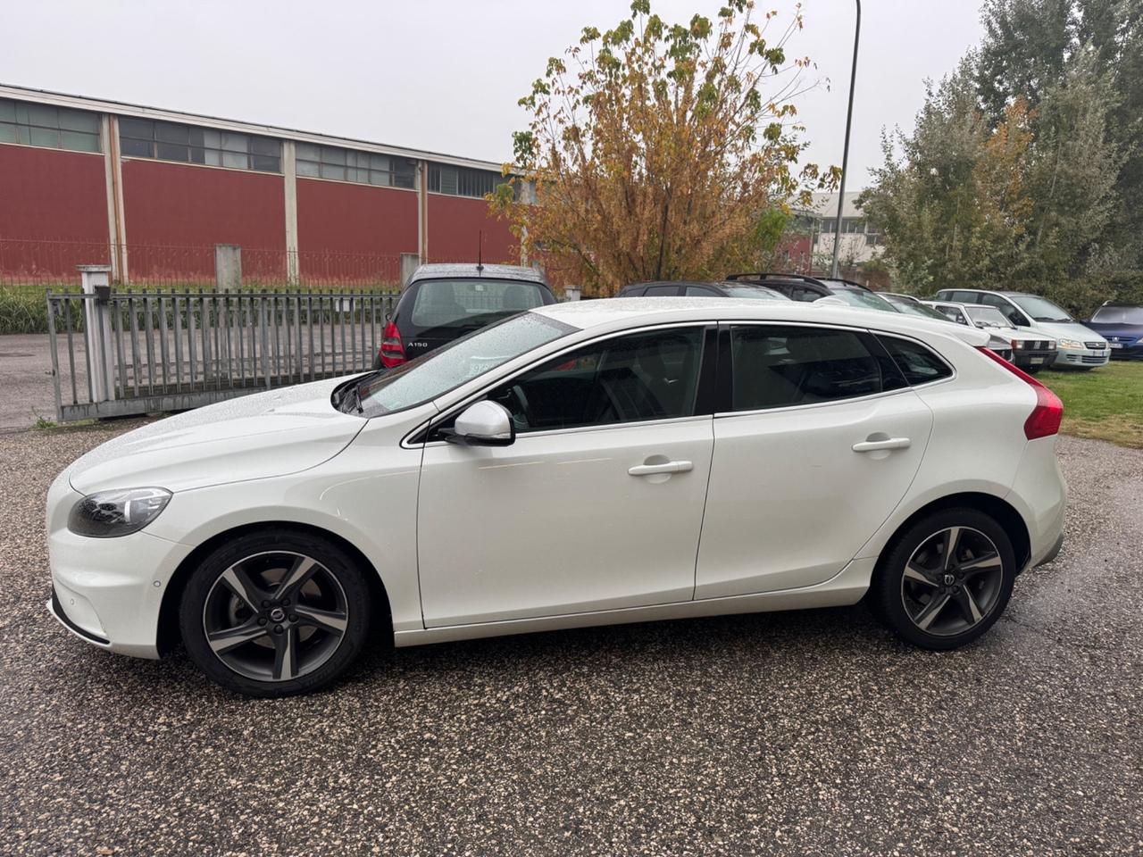 Volvo V40 D2 1.6 Powershift R-design Kinetic