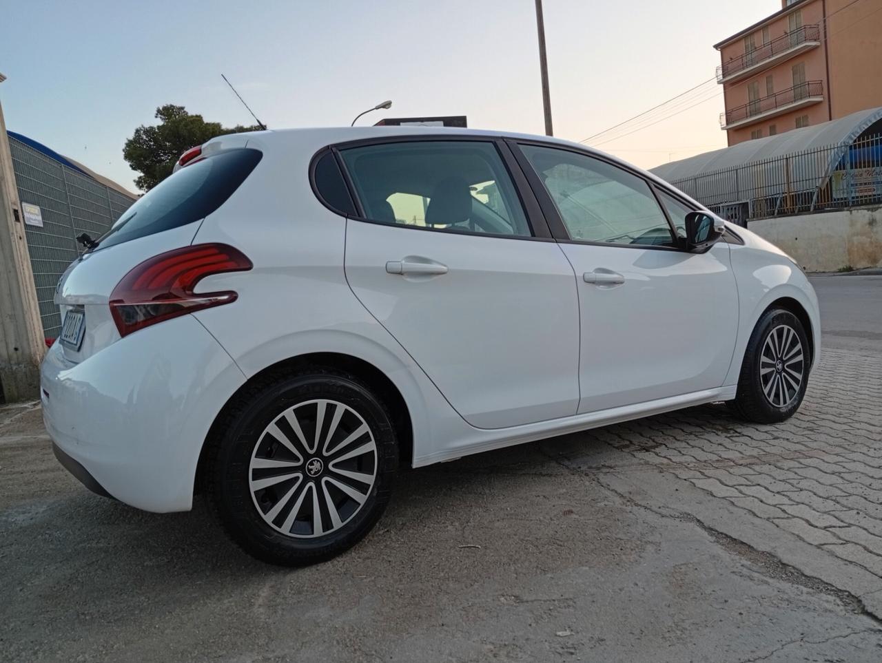 Peugeot 208 BlueHDi 75 S&S 5 porte Active