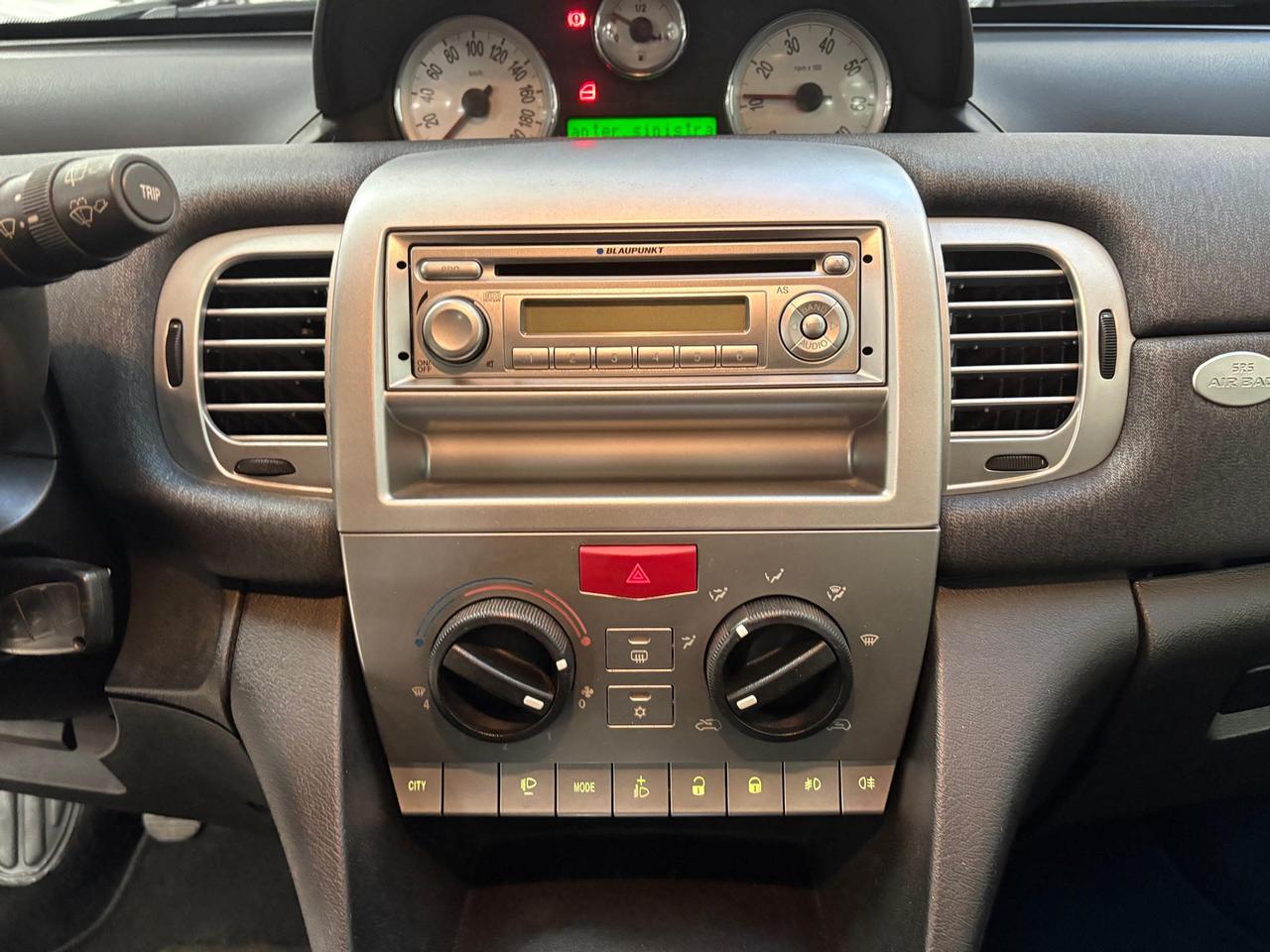 Lancia Ypsilon 1.2 8v Argento