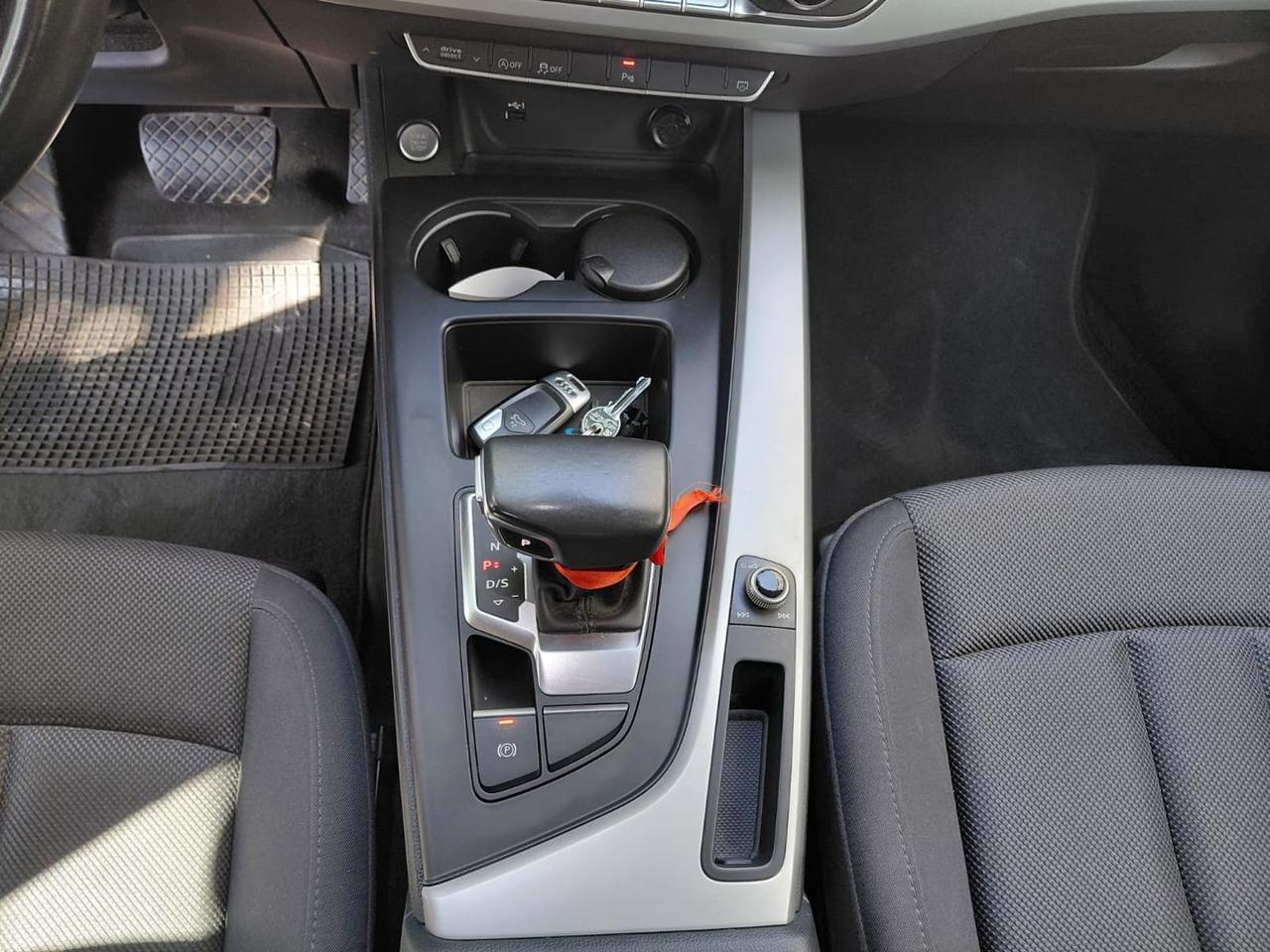 Audi A4 Business Advanced 40g-tron #11848