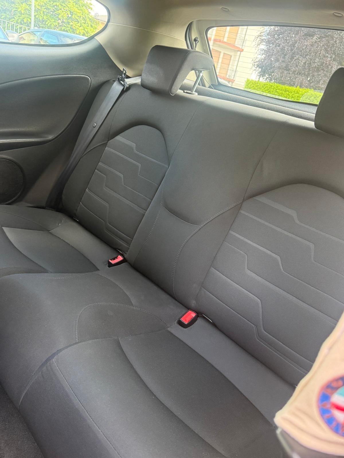 Alfa Romeo MiTo 1.4 8V S&S Distinctive Sport Pack