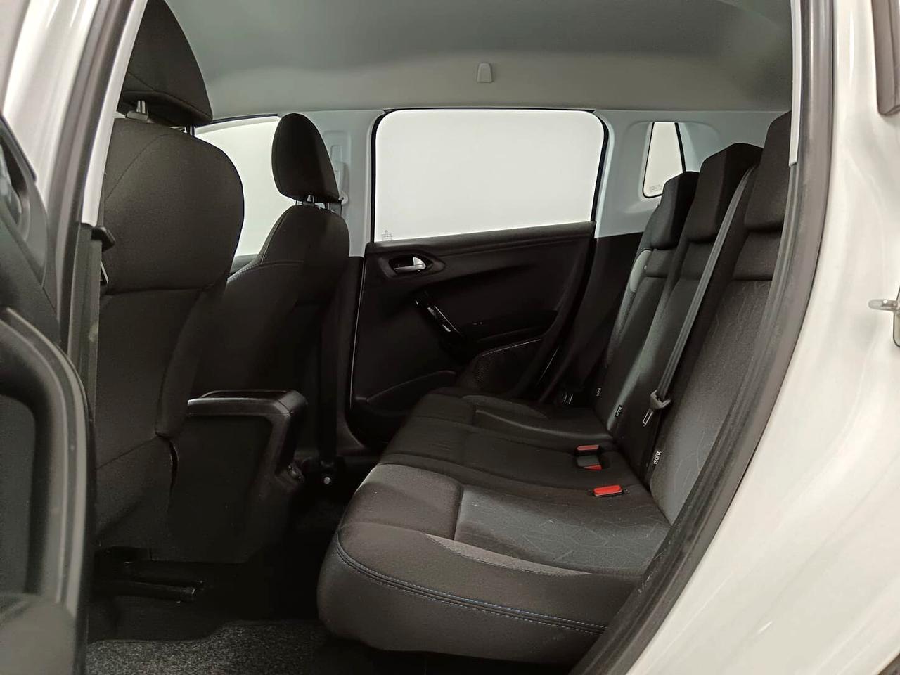 Peugeot 2008 Blue HDi 100 cv Allure