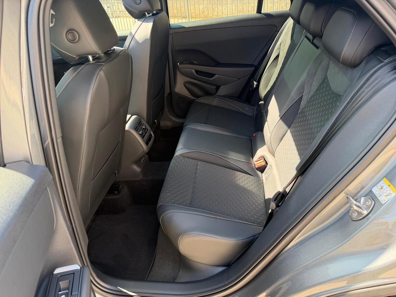 Volkswagen T-Roc 1.5 eTSI ACT 150 CV DSG R-Line