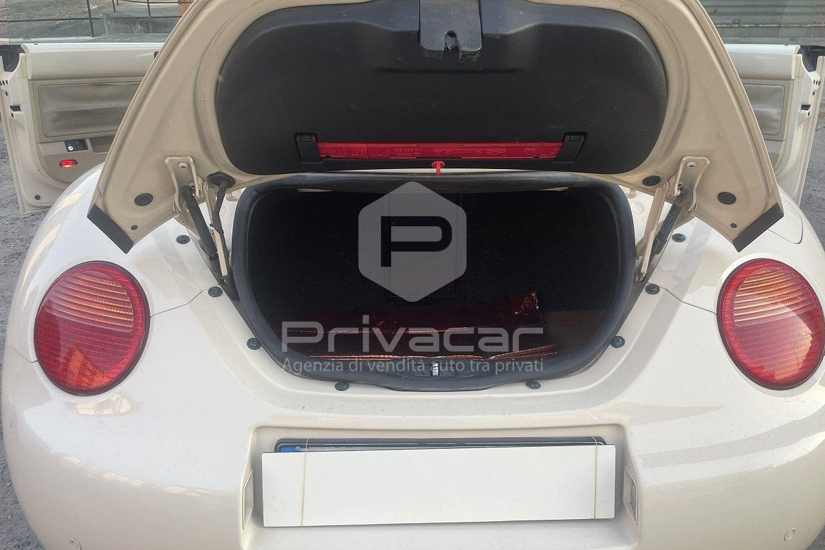 VOLKSWAGEN New Beetle 1.6 Cabrio