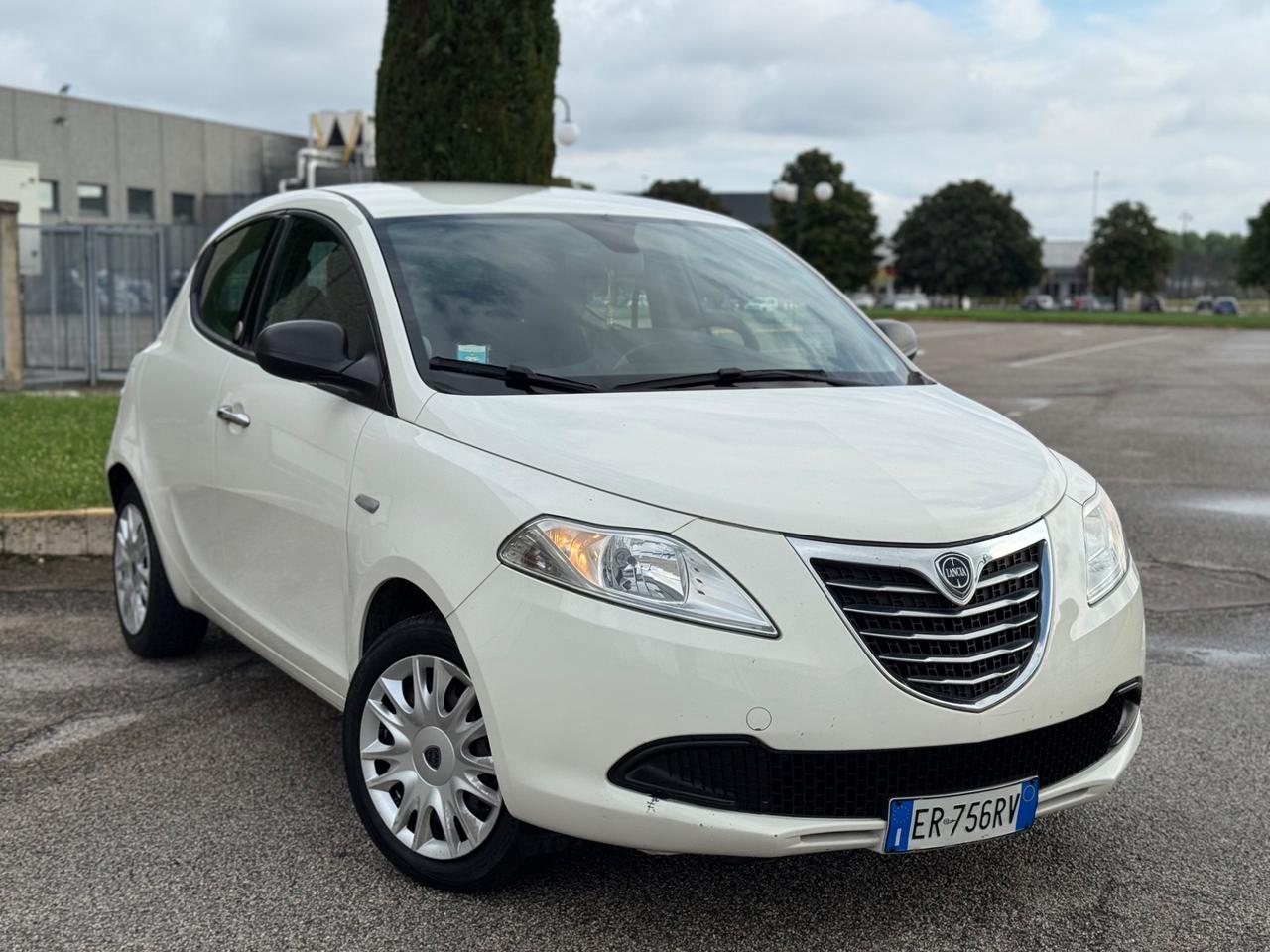 Lancia Ypsilon 1.2 69 CV 5 porte GPL Ecochic Gold
