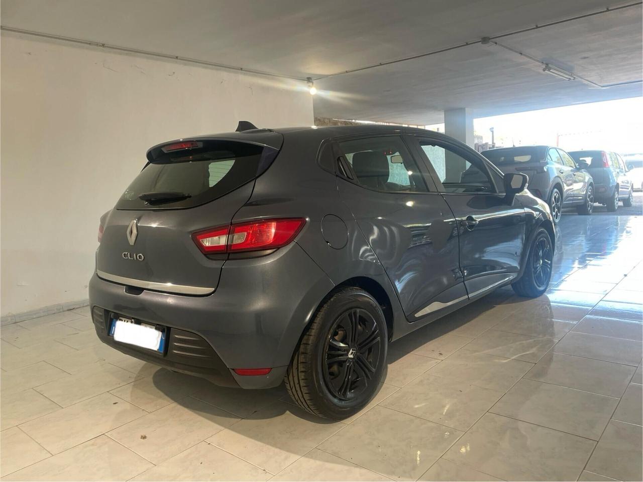 Renault Clio GPL 1.2CC 75CV PER NEOPATENTATI