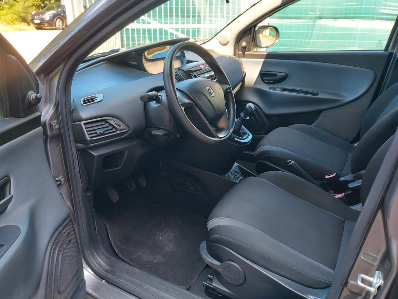 Lancia Ypsilon 1.2 benzina 69 CV 5 porte Gold