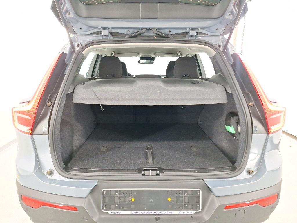 VOLVO XC40 1.5 T2 129CV 6M. ESSENTIAL ( FARI LED - COCKPIT - CRUISE - NAVI - PDC - TELECAMERA POST. - CERCHI 17 )