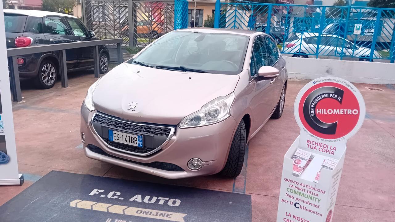 Peugeot 208 1.4 HDi 68 CV 5 porte Allure