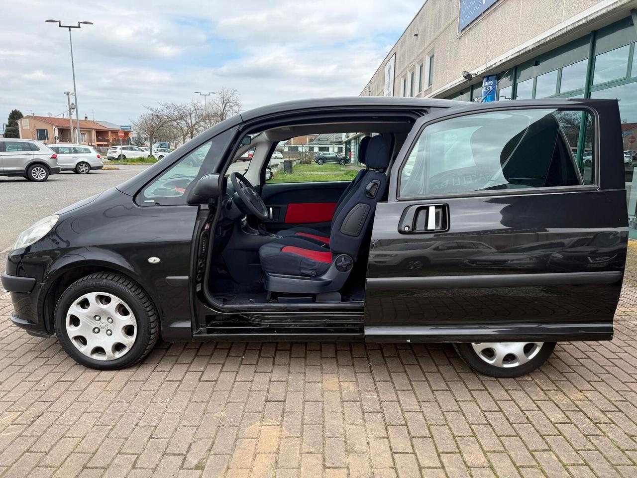 Peugeot 1007 1.4 HDi Happy