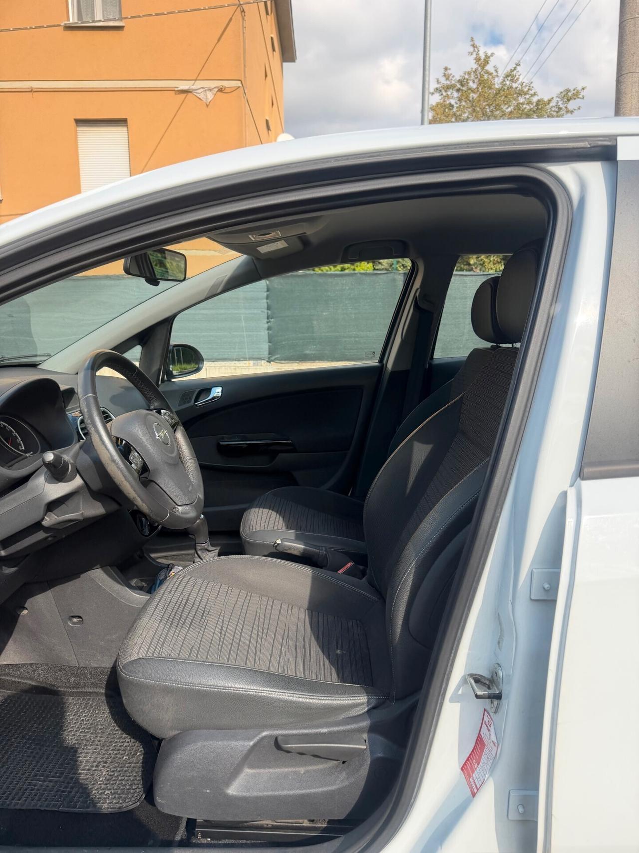 Opel Corsa 1.2 Gpl - NEOPATENTATI - 12 MESI DI GARANZIA -