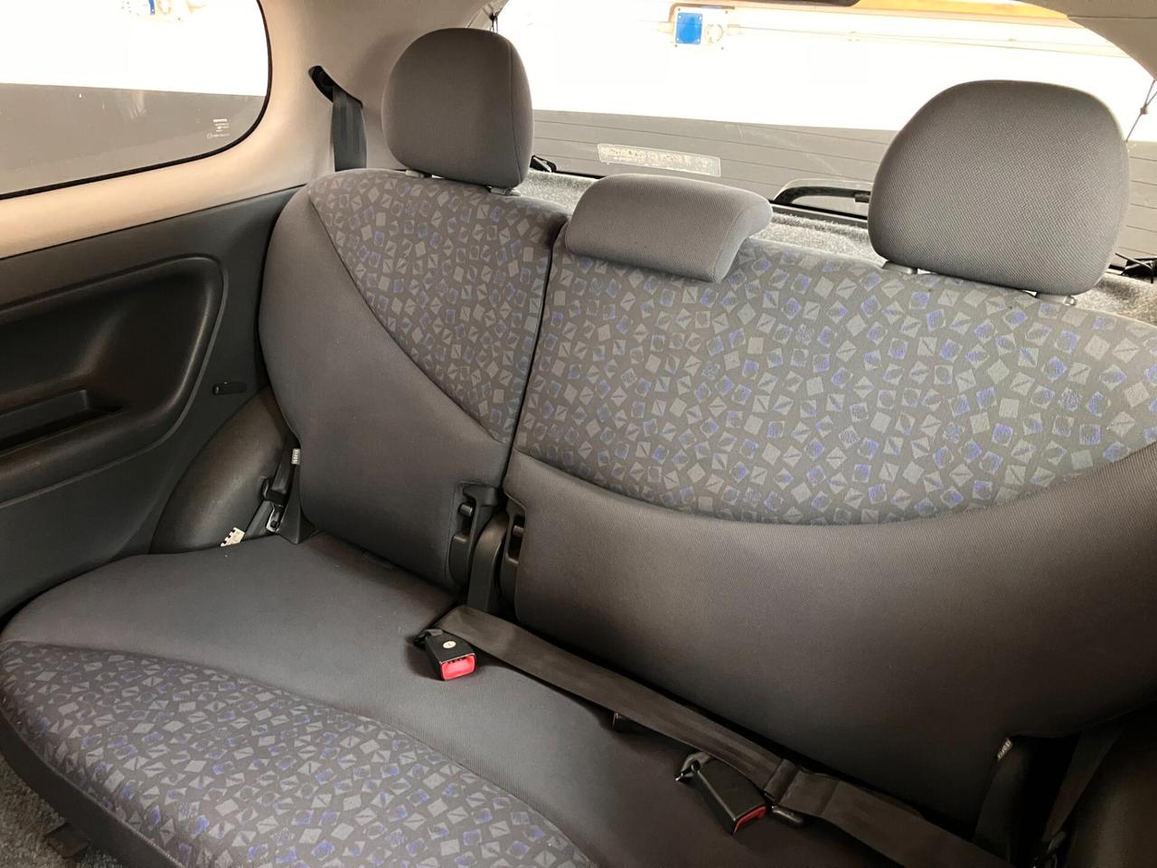 Toyota Yaris 1.3i 16V NEOPATENTATI