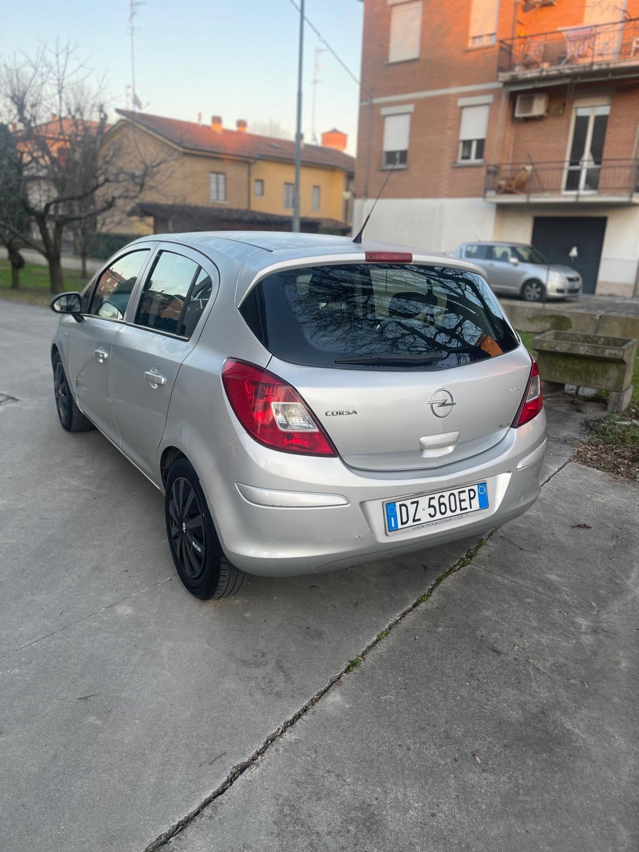 Opel Corsa 1.2 80CV 5 porte GPL-TECH Edition