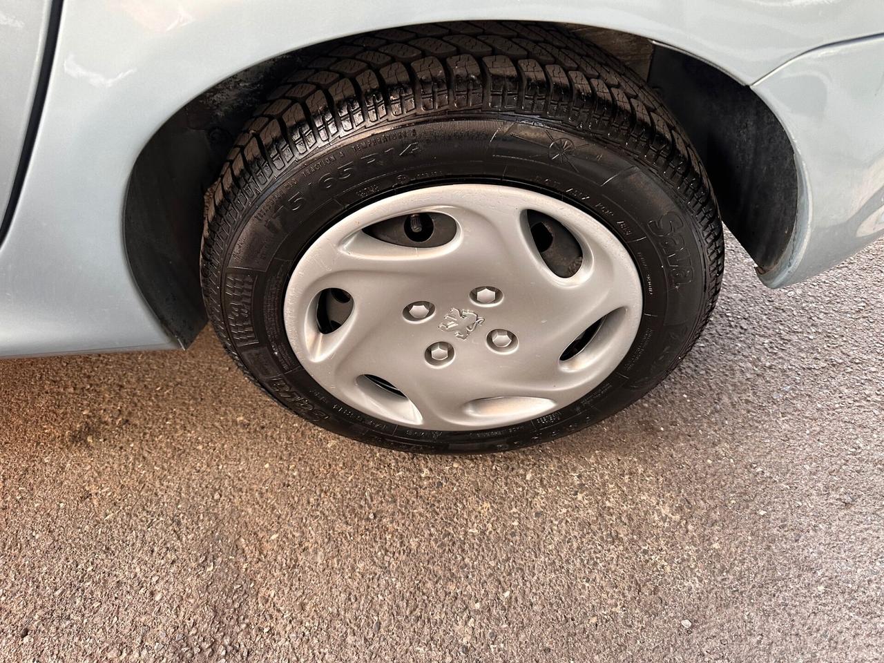 PEUGEOT 206 1.4 BENZINA (ADATTA NEOPATENTATI)