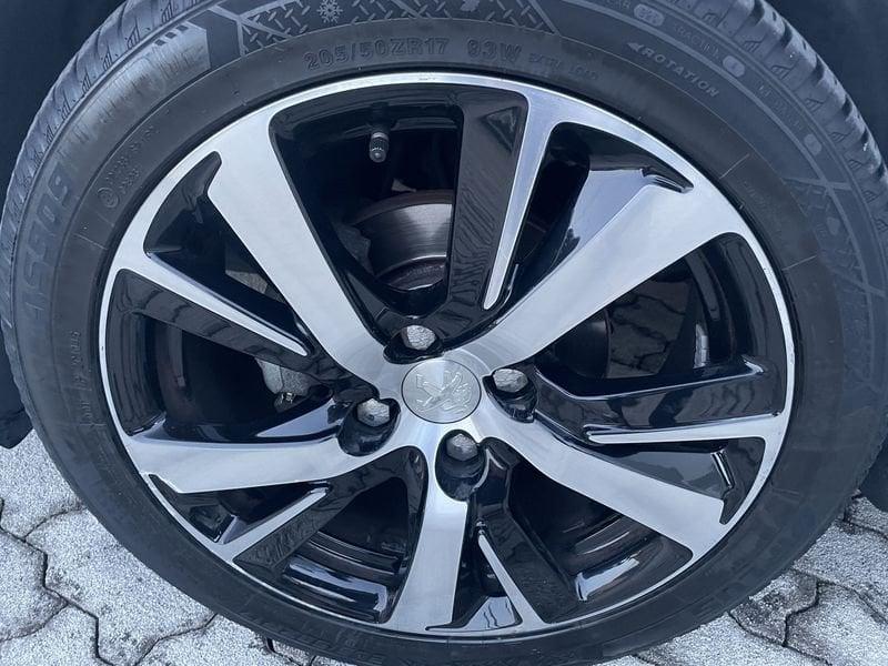 Peugeot 2008 2008 1.6 e-hdi 8v Allure NAVI+CLIMA AUTO+PACK LUCI